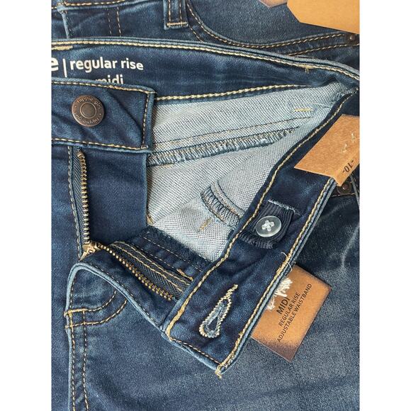 NWT Hippie Girl Super Stretch Denim Shorts Midi Regular Rise Size 10 Set Of 2 - Picture 3 of 6